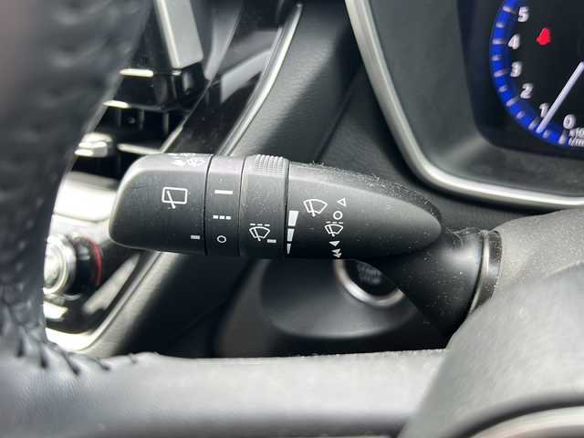 トヨタ カローラ クロス Z 石川県 2023(令5)年 4.4万km プラチナホワイトパールマイカ セーフティセンス/・プリクラッシュセーフティ/・レーダークルーズコントロール/・レーントレーシングアシスト/・オートマチックハイビーム/・ロードサインアシスト/パーキングサポートブレーキ/純正ディスプレイオーディオ/【Bluetooth・HDMI・DVD・FM/AM】/パノラミックビューモニター/パワーバックドア/運転席シートヒーター/LEDヘッドライト/・シーケンシャルターンランプ/・フォグランプ/・オートライト/スマートキー/・プッシュスタート/・スペアキー/ビルトインETC/前後ドライブレコーダー/ハーフレザーシート/純正ドアバイザー/純正フロアマット/新車時保証書/取扱説明書