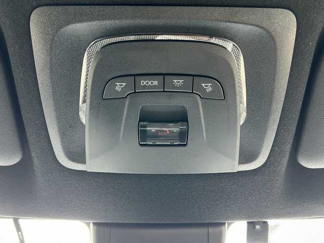 トヨタ カローラ クロス Z 石川県 2023(令5)年 4.4万km プラチナホワイトパールマイカ セーフティセンス/・プリクラッシュセーフティ/・レーダークルーズコントロール/・レーントレーシングアシスト/・オートマチックハイビーム/・ロードサインアシスト/パーキングサポートブレーキ/純正ディスプレイオーディオ/【Bluetooth・HDMI・DVD・FM/AM】/パノラミックビューモニター/パワーバックドア/運転席シートヒーター/LEDヘッドライト/・シーケンシャルターンランプ/・フォグランプ/・オートライト/スマートキー/・プッシュスタート/・スペアキー/ビルトインETC/前後ドライブレコーダー/ハーフレザーシート/純正ドアバイザー/純正フロアマット/新車時保証書/取扱説明書