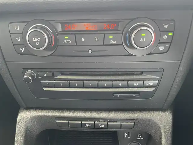 ＢＭＷ Ｘ１ xDrive 20i 宮城県 2012(平24)年 7.9万km サファイアブラックP 純正メーカーナビ（FM:AM:CD:DVD）/ETC/プッシュスタート/USBポート/ダウンヒルアシストコントロール