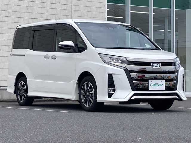 トヨタ ノア Si ダブルバイビーⅡ 茨城県 2020(令2)年 0.8万km ホワイトパールクリスタルシャイン マルチユーティリティ/ALPINE9型ナビ【X9NX】/(地デジTV・CD・DVD・BT・ラジオ再生)/クルーズコントロール/両側パワースライドドア/衝突軽減ブレーキ/ハーフレザーシート/バックカメラ/ETC/ドライブレコーダー/オートライト/LEDヘッドライト/純正16inアルミホイール/フロアマット/スマートキー