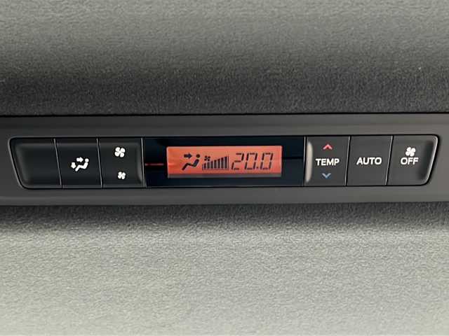 トヨタ ノア Si ダブルバイビーⅡ 茨城県 2020(令2)年 0.8万km ホワイトパールクリスタルシャイン マルチユーティリティ/ALPINE9型ナビ【X9NX】/(地デジTV・CD・DVD・BT・ラジオ再生)/クルーズコントロール/両側パワースライドドア/衝突軽減ブレーキ/ハーフレザーシート/バックカメラ/ETC/ドライブレコーダー/オートライト/LEDヘッドライト/純正16inアルミホイール/フロアマット/スマートキー