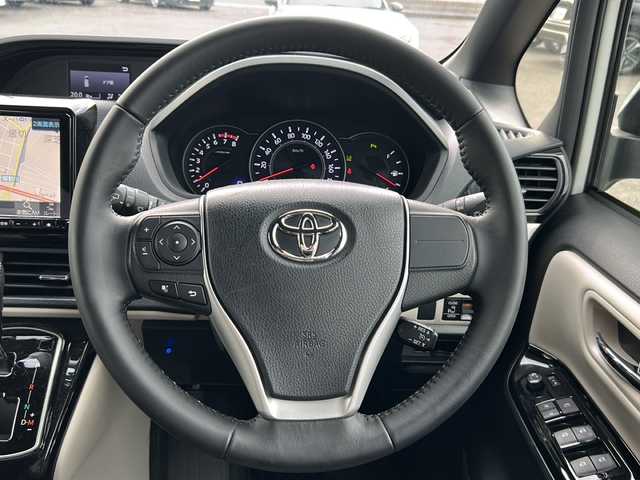 トヨタ ノア Si ダブルバイビーⅡ 茨城県 2020(令2)年 0.8万km ホワイトパールクリスタルシャイン マルチユーティリティ/ALPINE9型ナビ【X9NX】/(地デジTV・CD・DVD・BT・ラジオ再生)/クルーズコントロール/両側パワースライドドア/衝突軽減ブレーキ/ハーフレザーシート/バックカメラ/ETC/ドライブレコーダー/オートライト/LEDヘッドライト/純正16inアルミホイール/フロアマット/スマートキー