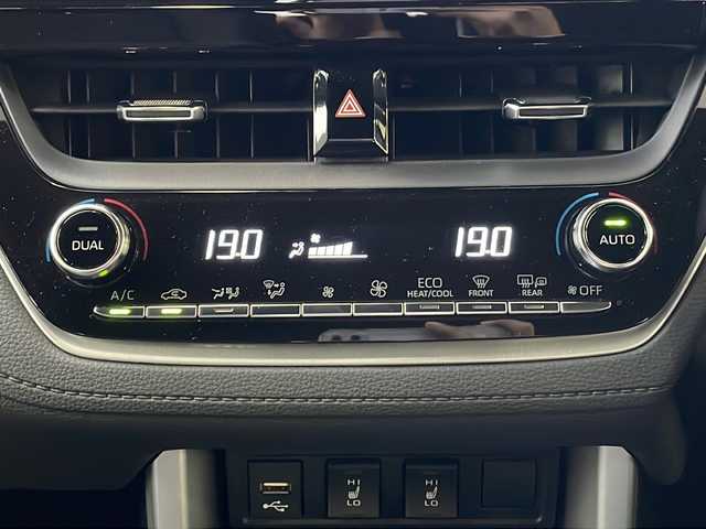 トヨタ カローラ クロス ハイブリッド Z 福島県 2022(令4)年 1.9万km プラチナホワイトパールマイカ 登録時走行距離　　１８１６６ｋｍ/ワンオーナー/メーカー純正ナビ/【AM/FM/BT/フルセグ】/シートヒーター/横滑り防止/ステアリングスイッチ/レーンディパーチャーアラート/パワーバックドア/ETC/ドラレコ/純正AW/パノラミックビューモニター/ハーフレザー/プッシュスタート/レーダークルコン/パノラマルーフ/オートライト/オートマチックハイビーム/１２０V