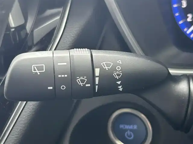 トヨタ カローラ クロス ハイブリッド Z 福島県 2022(令4)年 1.9万km プラチナホワイトパールマイカ 登録時走行距離　　１８１６６ｋｍ/ワンオーナー/メーカー純正ナビ/【AM/FM/BT/フルセグ】/シートヒーター/横滑り防止/ステアリングスイッチ/レーンディパーチャーアラート/パワーバックドア/ETC/ドラレコ/純正AW/パノラミックビューモニター/ハーフレザー/プッシュスタート/レーダークルコン/パノラマルーフ/オートライト/オートマチックハイビーム/１２０V