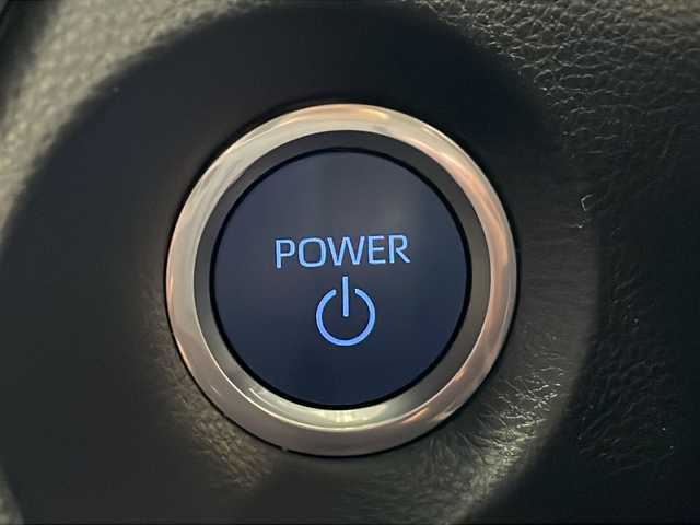 トヨタ カローラ クロス ハイブリッド Z 福島県 2022(令4)年 1.9万km プラチナホワイトパールマイカ 登録時走行距離　　１８１６６ｋｍ/ワンオーナー/メーカー純正ナビ/【AM/FM/BT/フルセグ】/シートヒーター/横滑り防止/ステアリングスイッチ/レーンディパーチャーアラート/パワーバックドア/ETC/ドラレコ/純正AW/パノラミックビューモニター/ハーフレザー/プッシュスタート/レーダークルコン/パノラマルーフ/オートライト/オートマチックハイビーム/１２０V
