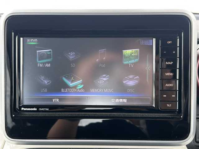 スズキ スペーシア HYBRID X 群馬県 2018(平30)年 0.9万km フェニックスレッドパール ワンオーナー/セーフティサポート/・デュアルセンサーブレーキサポート/・車線逸脱警報/・先行車発進お知らせ/・後退時ブレーキサポート/・リヤパーキングセンサー/・ハイビームアシスト/・誤発進抑機能/・後方誤発進抑制機能/・ふらつき警報/純正SDナビ　CN-RZ73W/ (CD DVD SD MSV Bluetooth USB)/全方位カメラ/両側パワースライドドア/ビルトインETC/ヘッドアップディスプレイ/LEDヘッドライト/オートライト/シートヒーター/ステアリングリモコン/アイドリングストップ/電動格納ウィンカーミラー/リヤサーキュレーター/ロールサンシェード/純正14インチAW/プッシュスタート/PWRモード/純正フロアマット/純正ドアバイザー/取扱説明書/保証書/スペアキー
