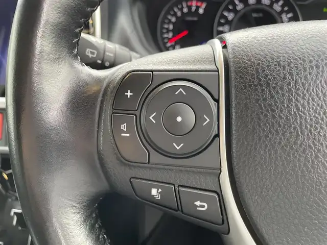 トヨタ ヴォクシー ZS 煌Ⅱ 熊本県 2019(令1)年 6.6万km イナズマスパーキングブラックガラスフレーク 社外ナビ/・BT/CD/DVD/SD/USB/AM/FM/・フルセグ/フリップダウンモニター/バックカメラ/前後ドラレコ/両側パワースライドドア/トヨタセーフティーセンス/ビルトインETC/革巻きステアリング/・ステアリングリモコン/クルーズコントロール/MTモード付AT/プッシュスタート/・スマートキー/・スペアキー×１/アイドリングストップ/純正AW/純正ドアバイザー/純正フロアマット/電動格納ミラー/・ミラーウィンカー/ロールサンシェード