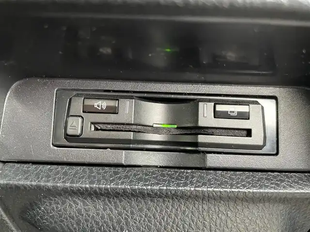 トヨタ ヴォクシー ZS 煌Ⅱ 熊本県 2019(令1)年 6.6万km イナズマスパーキングブラックガラスフレーク 社外ナビ/・BT/CD/DVD/SD/USB/AM/FM/・フルセグ/フリップダウンモニター/バックカメラ/前後ドラレコ/両側パワースライドドア/トヨタセーフティーセンス/ビルトインETC/革巻きステアリング/・ステアリングリモコン/クルーズコントロール/MTモード付AT/プッシュスタート/・スマートキー/・スペアキー×１/アイドリングストップ/純正AW/純正ドアバイザー/純正フロアマット/電動格納ミラー/・ミラーウィンカー/ロールサンシェード