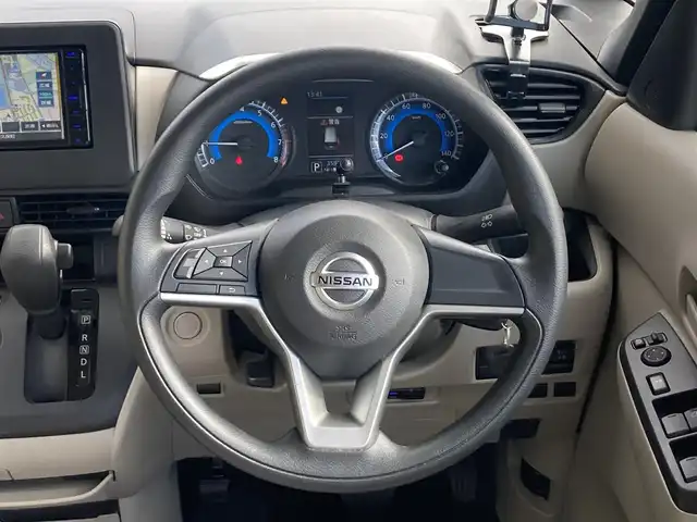 日産 ルークス S 兵庫県 2023(令5)年 3.6万km スターリングシルバーM Kenwood製ナビ/フルセグTV/CD/DVD/FM/AM/Bluetooth/バックカメラ/オートライト/エマージェンシーブレーキ/車線逸脱警報/道路標識/ソナー/ドライブレコーダー前後/電動格納ミラー/ETC/社外フロアマット/リモコンキー