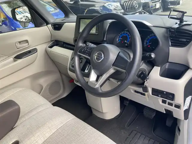 日産 ルークス S 兵庫県 2023(令5)年 3.6万km スターリングシルバーM Kenwood製ナビ/フルセグTV/CD/DVD/FM/AM/Bluetooth/バックカメラ/オートライト/エマージェンシーブレーキ/車線逸脱警報/道路標識/ソナー/ドライブレコーダー前後/電動格納ミラー/ETC/社外フロアマット/リモコンキー