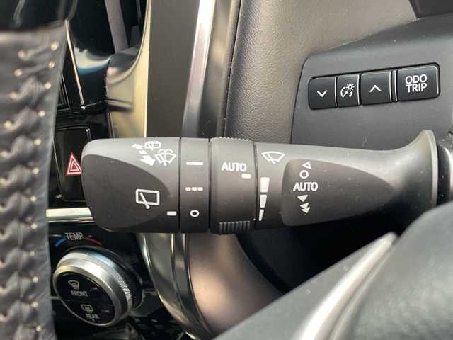 トヨタ アルファード S Cパッケージ 愛知県 2018(平30)年 5.2万km ホワイトパールクリスタルシャイン トヨタセーフティセンス/純正10型ナビ　SDカードなし/フリップダウンモニター/三眼LEDヘッドライト/両側パワースライドドア/レーダークルーズコントロール/シートヒーター/エアシート/パワーシート/コーナーセンサー/純正アルミホイール/ETC2.0/ステアリングヒーター/インテリジェントミラー/リアオートエアコン/オートマチックハイビーム/衝突軽減システム/フルセグ/CD DVD/Bluetooth/ステアリングスイッチ/スマートキー/プッシュスタート