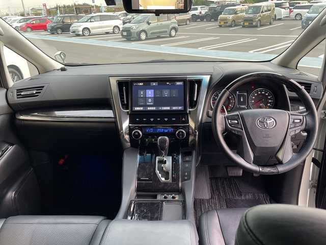 トヨタ アルファード S Cパッケージ 愛知県 2018(平30)年 5.2万km ホワイトパールクリスタルシャイン トヨタセーフティセンス/純正10型ナビ　SDカードなし/フリップダウンモニター/三眼LEDヘッドライト/両側パワースライドドア/レーダークルーズコントロール/シートヒーター/エアシート/パワーシート/コーナーセンサー/純正アルミホイール/ETC2.0/ステアリングヒーター/インテリジェントミラー/リアオートエアコン/オートマチックハイビーム/衝突軽減システム/フルセグ/CD DVD/Bluetooth/ステアリングスイッチ/スマートキー/プッシュスタート