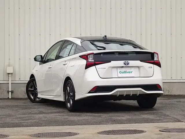 トヨタ プリウス Sツーリングセレクション 山形県 2019(令1)年 5.5万km ホワイトパールクリスタルシャイン 衝突被害軽減システム/TRDエアロ/純正SDナビ/　　【CD DVD BT フルセグ MSV】/バックカメラ/レーダークルーズコントロール/LEDオートライト/ソフトレザーシート/シートヒーター/純正17インチアルミホイール/ルームミラー型ドライブレコーダー/アイドリングストップ/ステアリングスイッチ/電動格納ウィンカーミラー/フォグランプ/スマートキー×2/ETC