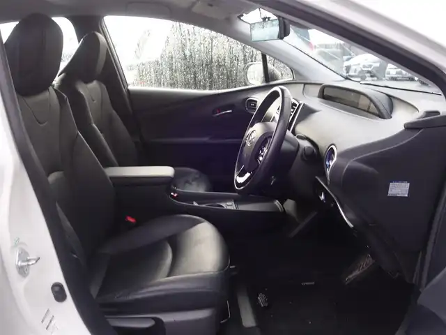 トヨタ プリウス Sツーリングセレクション 山形県 2019(令1)年 5.5万km ホワイトパールクリスタルシャイン 衝突被害軽減システム/TRDエアロ/純正SDナビ/　　【CD DVD BT フルセグ MSV】/バックカメラ/レーダークルーズコントロール/LEDオートライト/ソフトレザーシート/シートヒーター/純正17インチアルミホイール/ルームミラー型ドライブレコーダー/アイドリングストップ/ステアリングスイッチ/電動格納ウィンカーミラー/フォグランプ/スマートキー×2/ETC