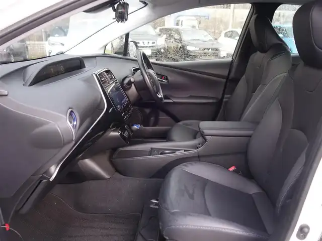 トヨタ プリウス Sツーリングセレクション 山形県 2019(令1)年 5.5万km ホワイトパールクリスタルシャイン 衝突被害軽減システム/TRDエアロ/純正SDナビ/　　【CD DVD BT フルセグ MSV】/バックカメラ/レーダークルーズコントロール/LEDオートライト/ソフトレザーシート/シートヒーター/純正17インチアルミホイール/ルームミラー型ドライブレコーダー/アイドリングストップ/ステアリングスイッチ/電動格納ウィンカーミラー/フォグランプ/スマートキー×2/ETC