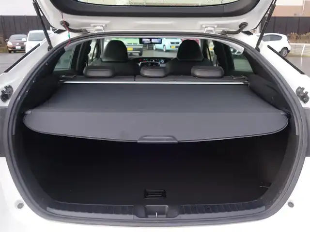 トヨタ プリウス Sツーリングセレクション 山形県 2019(令1)年 5.5万km ホワイトパールクリスタルシャイン 衝突被害軽減システム/TRDエアロ/純正SDナビ/　　【CD DVD BT フルセグ MSV】/バックカメラ/レーダークルーズコントロール/LEDオートライト/ソフトレザーシート/シートヒーター/純正17インチアルミホイール/ルームミラー型ドライブレコーダー/アイドリングストップ/ステアリングスイッチ/電動格納ウィンカーミラー/フォグランプ/スマートキー×2/ETC