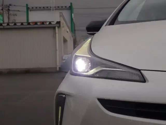 トヨタ プリウス Sツーリングセレクション 山形県 2019(令1)年 5.5万km ホワイトパールクリスタルシャイン 衝突被害軽減システム/TRDエアロ/純正SDナビ/　　【CD DVD BT フルセグ MSV】/バックカメラ/レーダークルーズコントロール/LEDオートライト/ソフトレザーシート/シートヒーター/純正17インチアルミホイール/ルームミラー型ドライブレコーダー/アイドリングストップ/ステアリングスイッチ/電動格納ウィンカーミラー/フォグランプ/スマートキー×2/ETC