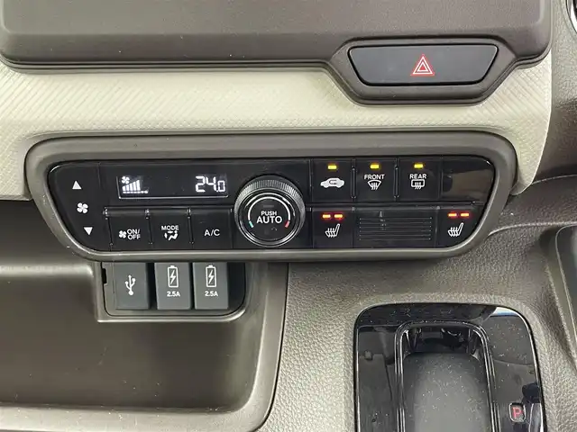 ホンダ Ｎ ＢＯＸ L 埼玉県 2022(令4)年 1.7万km プラチナホワイトパール ホンダセンシング/純正エントリーインターナビ（CD/BT/FM/AM）/バックカメラ　/両側パワースライドドア　/運転席助手席シートヒーター　/サイドエアバッグ＋サイドカーテンエアバック　/ＬＥＤヘッドライト/オートライト　/純正ドライブレコーダー前後/電子制御パーキングブレーキ/オートブレーキホールド/充電用USBジャック/純正フロアマット