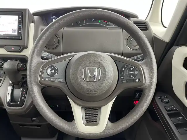 ホンダ Ｎ ＢＯＸ L 埼玉県 2022(令4)年 1.7万km プラチナホワイトパール ホンダセンシング/純正エントリーインターナビ（CD/BT/FM/AM）/バックカメラ　/両側パワースライドドア　/運転席助手席シートヒーター　/サイドエアバッグ＋サイドカーテンエアバック　/ＬＥＤヘッドライト/オートライト　/純正ドライブレコーダー前後/電子制御パーキングブレーキ/オートブレーキホールド/充電用USBジャック/純正フロアマット