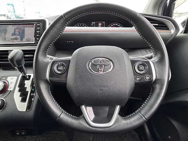 トヨタ シエンタ ファンベースG 大阪府 2019(令1)年 2.6万km ブラックマイカ ナビ　/フルセグ　/Ｂｌｕｅｔｏｏｔｈ　/全方位カメラ　/両側パワースライドドア　/オートハイビーム　/前後コーナーセンサー　/革巻きハンドル　/ビルトインＥＴＣ　/前後ドライブレコーダー　/ＵＳＢ　/フロアーマット
