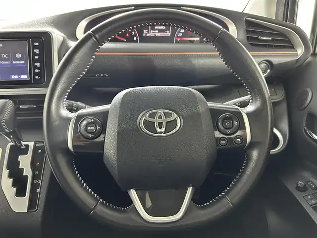 トヨタ シエンタ ファンベースG 佐賀県 2019(令1)年 2.7万km ブラックマイカ 純正7インチナビ/CD/DVD/フルセグTV/Bluetooth/両側パワースライドドア/プリクラッシュセーフティ/レーンディパーチャーアラート/パーキングサポートブレーキ/クリアランスソナー/オートハイビーム/先行者発進告知/全周囲カメラ/横滑り防止/電動格納ミラー/前後ドライブレコーダー/ビルトインETC/USB充電/フロアマット/純正ドアバイザー