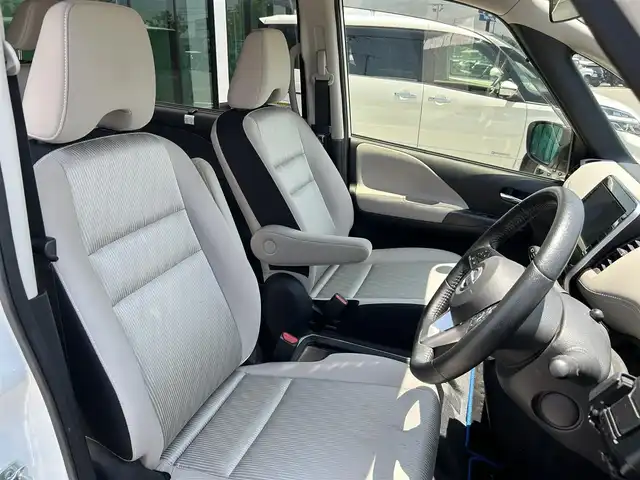 日産 セレナ e－パワー ハイウェイスター V 和歌山県 2020(令2)年 4.7万km ブリリアントホワイトパール 純正10インチナビ（MM519D-L）/（BT/CD/DVD）/フルセグTV/全方位カメラ/横滑り防止/レーンキープアシスト/衝突被害軽減ブレーキ/ブラインドスポットモニター/プロパイロット/前後コーナーセンサー/オートライト/フリップダウンモニター/前後ドラレコ/ETC/両側パワスラ/ハンズフリーオートスライド/ステアリングリモコン/LEDヘッドライト/フォグランプ/後席サンシェード/ドアバイザー/純正16インチアルミ/純正フロアマット