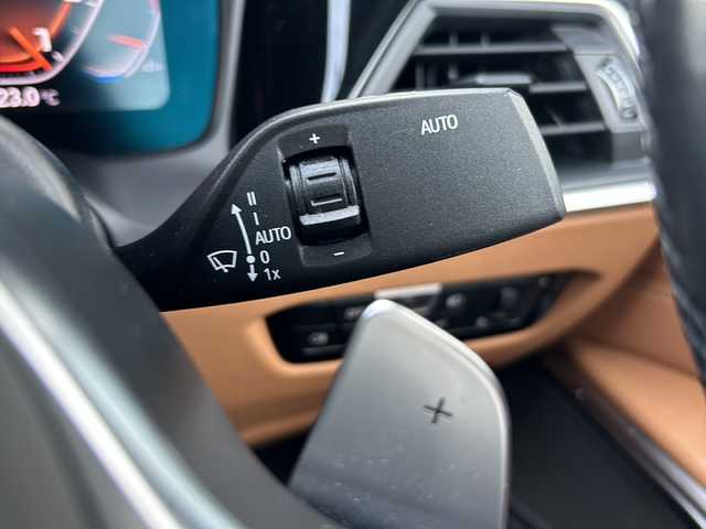 ＢＭＷ Ｍ３４０ｉ xDrive 山形県 2019(令1)年 5.7万km ミネラルホワイト ４WD/純正ナビ/（AM/FM/フルセグ/BT）/バックカメラ/全方位カメラ/コーナーセンサー/インテリジェントセーフティ/SOSコール/クルコン追従有/パーキングアシスト/置くだけ充電/BSM/ステアリングスイッチ/パドルシフト/前後ドラレコ/パワーシート/シートヒーター/冬タイヤAW車載/電動格納ミラー/オートLEDヘッドライト/スマートキー×２/横滑り防止装置/盗難防止装置/レーンキープアシスト