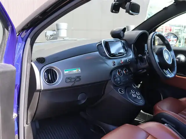 アバルト ５９５ ツーリズモ 長野県 2018(平30)年 4.4万km 青 茶革シート/2DINナビ/フルセグTV/バックカメラ/純正17AW/イエローキャリパー/ETC/ドライブレコーダー/パドルシフト/防眩ミラー/ステアリングスイッチ