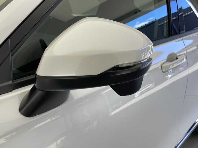 ホンダ ヴェゼル ハイブリッド e:HEV Z 長野県 2025(令7)年 0.1千km プラチナホワイトパール 4WD/ワンオーナー/HONDA SENSING/・路外逸脱抑制機能/・ブラインドスポットインフォメーション/・踏み間違い衝突軽減システム/・衝突軽減ブレーキ/・標識認識機能/・コーナーセンサー/W+サイドエアバッグ/カーテンエアバッグ/プッシュスタート/アイドリングストップ/追従機能付きクルコン/USB入力端子/電子パーキングブレーキ/オートホールド/ハーフレザーシート/D+N席シートヒーター/ドアミラーヒーター/フロントガラスヒーター/ステアリングヒーター/ステアリングスイッチ/パドルシフト/走行モード切替（ECON/NORMAL/SPORT）/ライト付きバニティミラー/LEDヘッドライト/オートライト/オートマチックハイビーム/純正18インチアルミホイール/保証書/取扱説明書/スペアキー×1