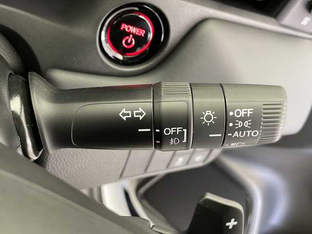 ホンダ ヴェゼル ハイブリッド e:HEV Z 長野県 2025(令7)年 0.1千km プラチナホワイトパール 4WD/ワンオーナー/HONDA SENSING/・路外逸脱抑制機能/・ブラインドスポットインフォメーション/・踏み間違い衝突軽減システム/・衝突軽減ブレーキ/・標識認識機能/・コーナーセンサー/W+サイドエアバッグ/カーテンエアバッグ/プッシュスタート/アイドリングストップ/追従機能付きクルコン/USB入力端子/電子パーキングブレーキ/オートホールド/ハーフレザーシート/D+N席シートヒーター/ドアミラーヒーター/フロントガラスヒーター/ステアリングヒーター/ステアリングスイッチ/パドルシフト/走行モード切替（ECON/NORMAL/SPORT）/ライト付きバニティミラー/LEDヘッドライト/オートライト/オートマチックハイビーム/純正18インチアルミホイール/保証書/取扱説明書/スペアキー×1