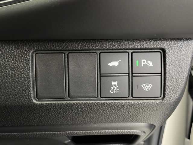 ホンダ ヴェゼル ハイブリッド e:HEV Z 長野県 2025(令7)年 0.1千km プラチナホワイトパール 4WD/ワンオーナー/HONDA SENSING/・路外逸脱抑制機能/・ブラインドスポットインフォメーション/・踏み間違い衝突軽減システム/・衝突軽減ブレーキ/・標識認識機能/・コーナーセンサー/W+サイドエアバッグ/カーテンエアバッグ/プッシュスタート/アイドリングストップ/追従機能付きクルコン/USB入力端子/電子パーキングブレーキ/オートホールド/ハーフレザーシート/D+N席シートヒーター/ドアミラーヒーター/フロントガラスヒーター/ステアリングヒーター/ステアリングスイッチ/パドルシフト/走行モード切替（ECON/NORMAL/SPORT）/ライト付きバニティミラー/LEDヘッドライト/オートライト/オートマチックハイビーム/純正18インチアルミホイール/保証書/取扱説明書/スペアキー×1