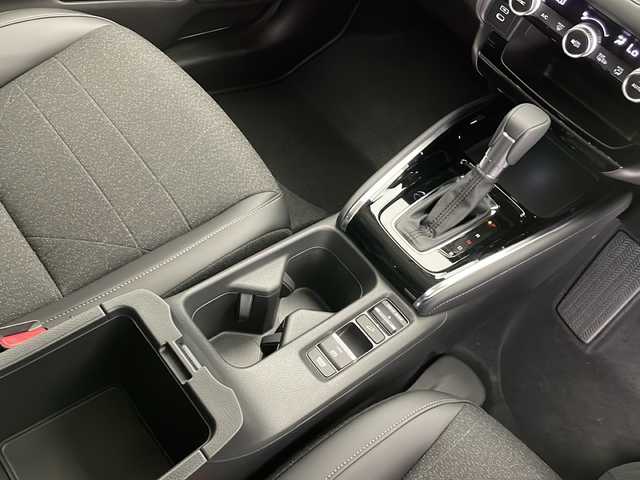 ホンダ ヴェゼル ハイブリッド e:HEV Z 長野県 2025(令7)年 0.1千km プラチナホワイトパール 4WD/ワンオーナー/HONDA SENSING/・路外逸脱抑制機能/・ブラインドスポットインフォメーション/・踏み間違い衝突軽減システム/・衝突軽減ブレーキ/・標識認識機能/・コーナーセンサー/W+サイドエアバッグ/カーテンエアバッグ/プッシュスタート/アイドリングストップ/追従機能付きクルコン/USB入力端子/電子パーキングブレーキ/オートホールド/ハーフレザーシート/D+N席シートヒーター/ドアミラーヒーター/フロントガラスヒーター/ステアリングヒーター/ステアリングスイッチ/パドルシフト/走行モード切替（ECON/NORMAL/SPORT）/ライト付きバニティミラー/LEDヘッドライト/オートライト/オートマチックハイビーム/純正18インチアルミホイール/保証書/取扱説明書/スペアキー×1