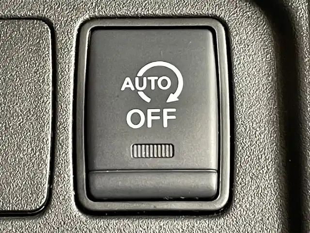 日産 セレナ ハイウェイスター 愛知県 2021(令3)年 6.3万km ブリリアントホワイトパール 2トーン 純正１０インチナビ/パワースライドドア/衝突軽減ブレーキ/車線逸脱警報/クリアランスソナー/ブラインドスポットモニター/クルーズコントロール/バックカメラ/ドライブレコーダー/アクセサリーソケット/ビルトインＥＴＣ/アイドリングストップ/ISOFIX/純正フロアマット/純正16インチアルミホイール