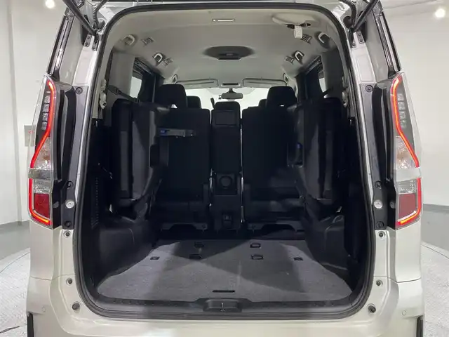 日産 セレナ ハイウェイスター 愛知県 2021(令3)年 6.3万km ブリリアントホワイトパール 2トーン 純正１０インチナビ/パワースライドドア/衝突軽減ブレーキ/車線逸脱警報/クリアランスソナー/ブラインドスポットモニター/クルーズコントロール/バックカメラ/ドライブレコーダー/アクセサリーソケット/ビルトインＥＴＣ/アイドリングストップ/ISOFIX/純正フロアマット/純正16インチアルミホイール