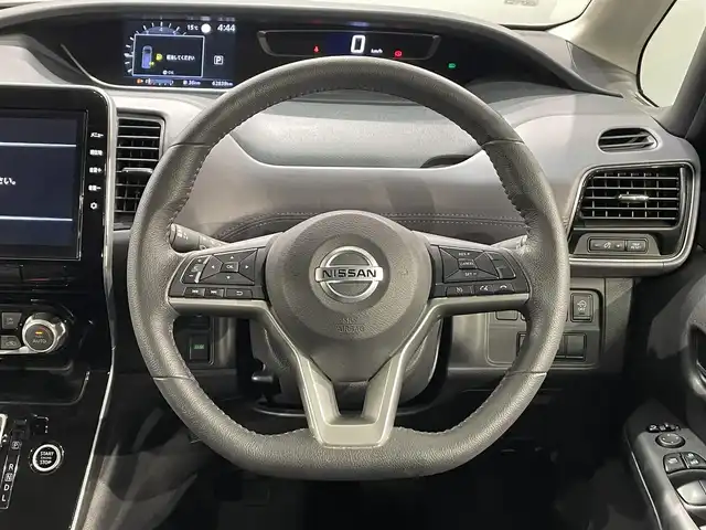 日産 セレナ ハイウェイスター 愛知県 2021(令3)年 6.3万km ブリリアントホワイトパール 2トーン 純正１０インチナビ/パワースライドドア/衝突軽減ブレーキ/車線逸脱警報/クリアランスソナー/ブラインドスポットモニター/クルーズコントロール/バックカメラ/ドライブレコーダー/アクセサリーソケット/ビルトインＥＴＣ/アイドリングストップ/ISOFIX/純正フロアマット/純正16インチアルミホイール