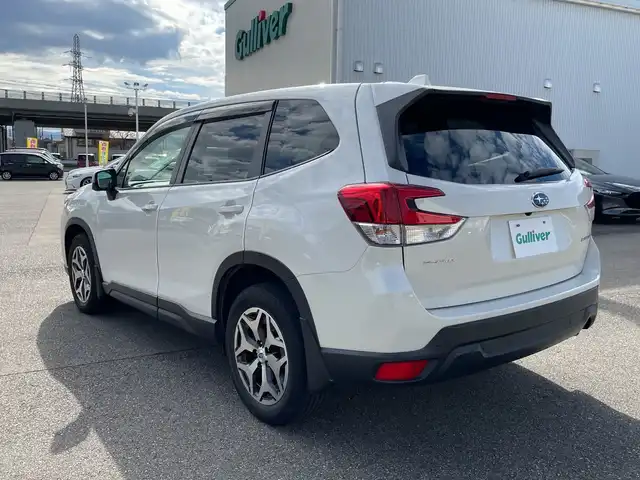 スバル フォレスター ツーリング 石川県 2018(平30)年 4.1万km パール 純正メモリーナビ/フルセグTV/バック＆サイドカメラ/LEDヘッドライト/ETC/ハーフレザーシート/シートヒーター/純正アルミホイール/デジタルミラー/ブラインドスポットモニター/レーダークルーズ/アイサイト/ドラレコ/オートライト