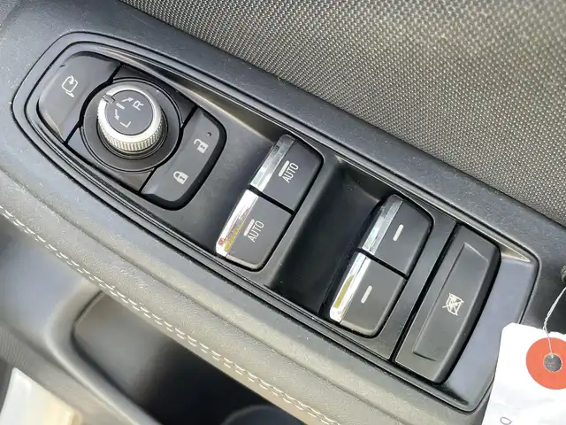 スバル フォレスター ツーリング 石川県 2018(平30)年 4.1万km パール 純正メモリーナビ/フルセグTV/バック＆サイドカメラ/LEDヘッドライト/ETC/ハーフレザーシート/シートヒーター/純正アルミホイール/デジタルミラー/ブラインドスポットモニター/レーダークルーズ/アイサイト/ドラレコ/オートライト