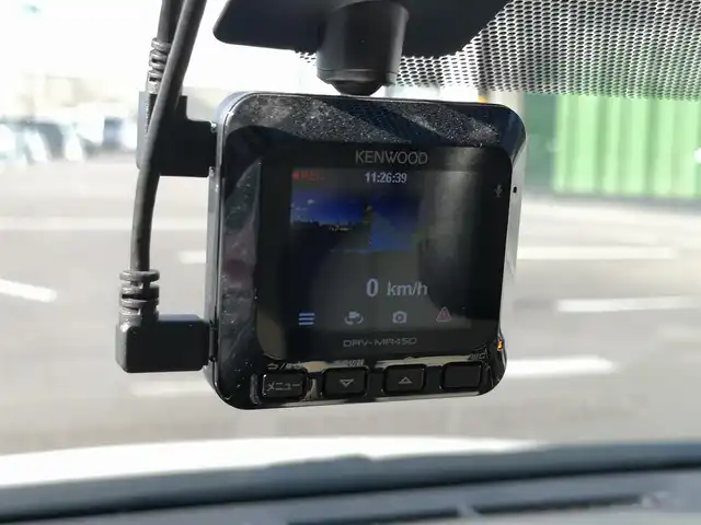 トヨタ アクア 茨城県 2013(平25)年 3.4万km ライムホワイトパールクリスタルシャイン 純正ナビゲーション/ワンセグＴＶ（走行中視聴可能）/ＣＤ/ＳＤ/Ｂｌｕｅｔｏｏｔｈ/ＥＴＣ/ドラレコ/バックカメラ/リモコンキー/ＥＶモード/車両接近通報装置/純正フロアマット/オートエアコン/ダブルエアバッグ