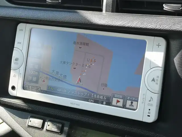 トヨタ アクア 茨城県 2013(平25)年 3.4万km ライムホワイトパールクリスタルシャイン 純正ナビゲーション/ワンセグＴＶ（走行中視聴可能）/ＣＤ/ＳＤ/Ｂｌｕｅｔｏｏｔｈ/ＥＴＣ/ドラレコ/バックカメラ/リモコンキー/ＥＶモード/車両接近通報装置/純正フロアマット/オートエアコン/ダブルエアバッグ