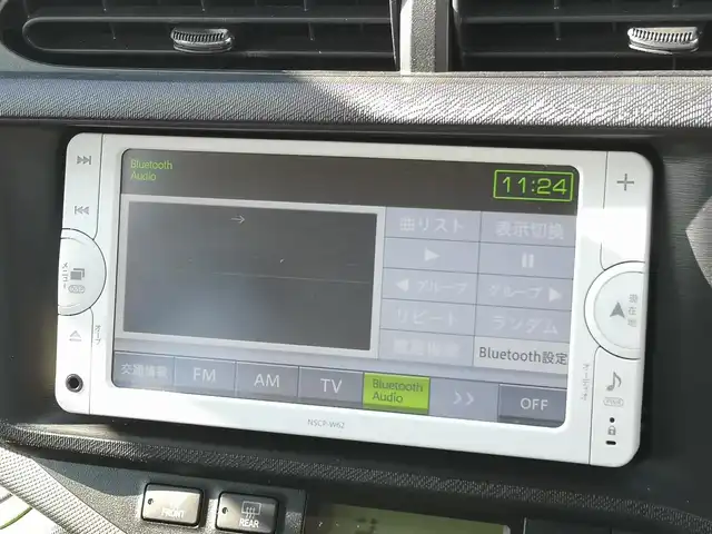 トヨタ アクア 茨城県 2013(平25)年 3.4万km ライムホワイトパールクリスタルシャイン 純正ナビゲーション/ワンセグＴＶ（走行中視聴可能）/ＣＤ/ＳＤ/Ｂｌｕｅｔｏｏｔｈ/ＥＴＣ/ドラレコ/バックカメラ/リモコンキー/ＥＶモード/車両接近通報装置/純正フロアマット/オートエアコン/ダブルエアバッグ