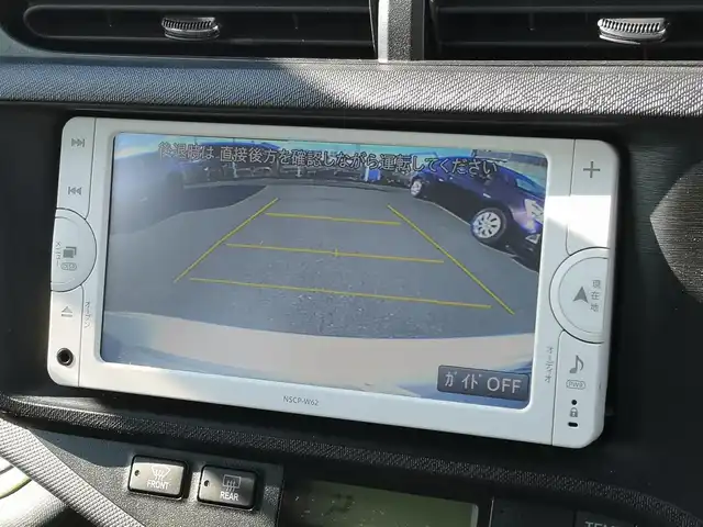 トヨタ アクア 茨城県 2013(平25)年 3.4万km ライムホワイトパールクリスタルシャイン 純正ナビゲーション/ワンセグＴＶ（走行中視聴可能）/ＣＤ/ＳＤ/Ｂｌｕｅｔｏｏｔｈ/ＥＴＣ/ドラレコ/バックカメラ/リモコンキー/ＥＶモード/車両接近通報装置/純正フロアマット/オートエアコン/ダブルエアバッグ