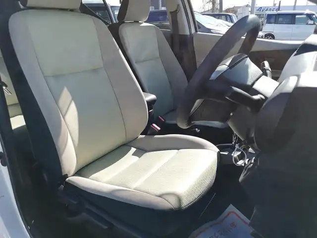 トヨタ アクア 茨城県 2013(平25)年 3.4万km ライムホワイトパールクリスタルシャイン 純正ナビゲーション/ワンセグＴＶ（走行中視聴可能）/ＣＤ/ＳＤ/Ｂｌｕｅｔｏｏｔｈ/ＥＴＣ/ドラレコ/バックカメラ/リモコンキー/ＥＶモード/車両接近通報装置/純正フロアマット/オートエアコン/ダブルエアバッグ