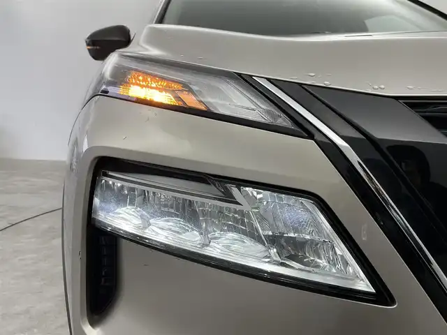 日産 エクストレイル X e－4ORCE 群馬県 2022(令4)年 6万km ベージュ 純正１２．３インチナビ　アラウンドビューモニター　プロパイロット　パワーバックドア　デジタルインナーミラー　ＡＨＢ　シートヒーター　パワーシート　純正１８インチＡＷ　ステアリングリモコン　ＥＴＣ　禁煙