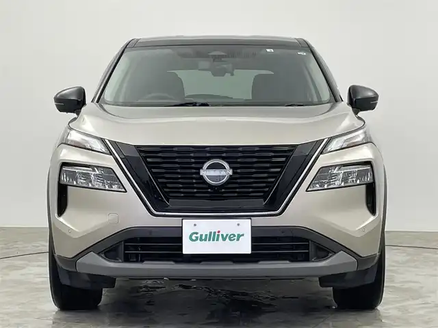 日産 エクストレイル X e－4ORCE 群馬県 2022(令4)年 6万km ベージュ 純正１２．３インチナビ　アラウンドビューモニター　プロパイロット　パワーバックドア　デジタルインナーミラー　ＡＨＢ　シートヒーター　パワーシート　純正１８インチＡＷ　ステアリングリモコン　ＥＴＣ　禁煙