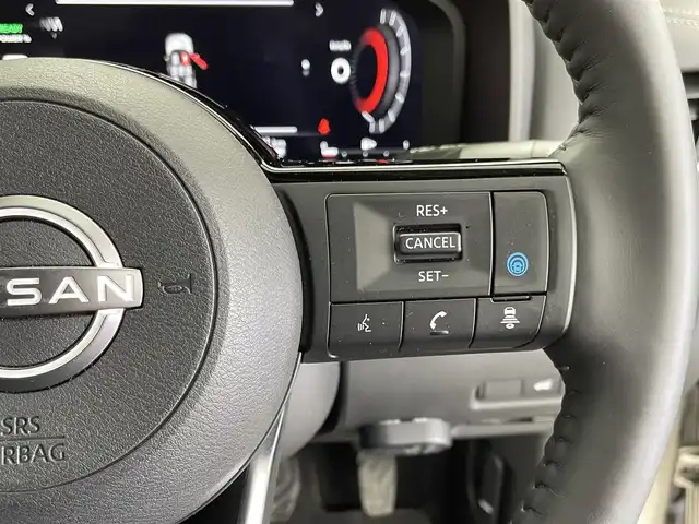 日産 エクストレイル X e－4ORCE 群馬県 2022(令4)年 6万km ベージュ 純正１２．３インチナビ　アラウンドビューモニター　プロパイロット　パワーバックドア　デジタルインナーミラー　ＡＨＢ　シートヒーター　パワーシート　純正１８インチＡＷ　ステアリングリモコン　ＥＴＣ　禁煙