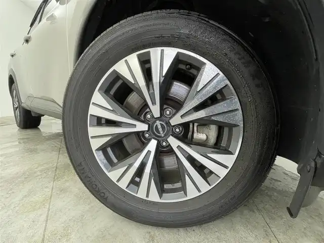 日産 エクストレイル X e－4ORCE 群馬県 2022(令4)年 6万km ベージュ 純正１２．３インチナビ　アラウンドビューモニター　プロパイロット　パワーバックドア　デジタルインナーミラー　ＡＨＢ　シートヒーター　パワーシート　純正１８インチＡＷ　ステアリングリモコン　ＥＴＣ　禁煙
