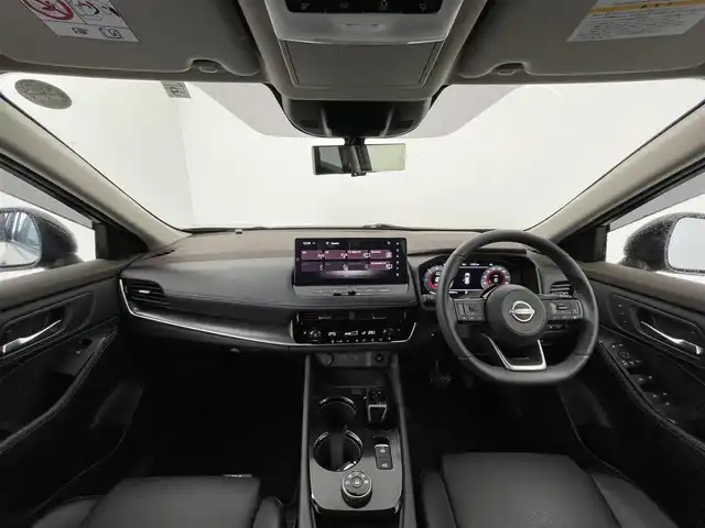 日産 エクストレイル X e－4ORCE 群馬県 2022(令4)年 6万km ベージュ 純正１２．３インチナビ　アラウンドビューモニター　プロパイロット　パワーバックドア　デジタルインナーミラー　ＡＨＢ　シートヒーター　パワーシート　純正１８インチＡＷ　ステアリングリモコン　ＥＴＣ　禁煙