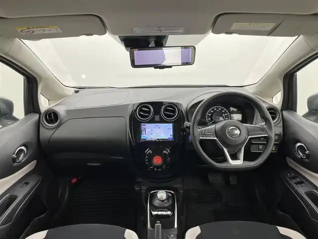 日産 ノート e－パワー X Vセレクション 岡山県 2020(令2)年 5.1万km ダークメタルグレー 社外ナビ/・FM/AM/Bluetooth/CD/DVD/インテリジェントアラウンドビューモニター/インテリジェントルームミラー/安全機能/・インテリジェントエマージェンシーブレーキ/・踏み間違い防止アシスト/・車線逸脱警告/・コーナーセンサー/・ハイビームアシスト/ETC/LEDヘッドライト/純正アルミホイール/フロアマット