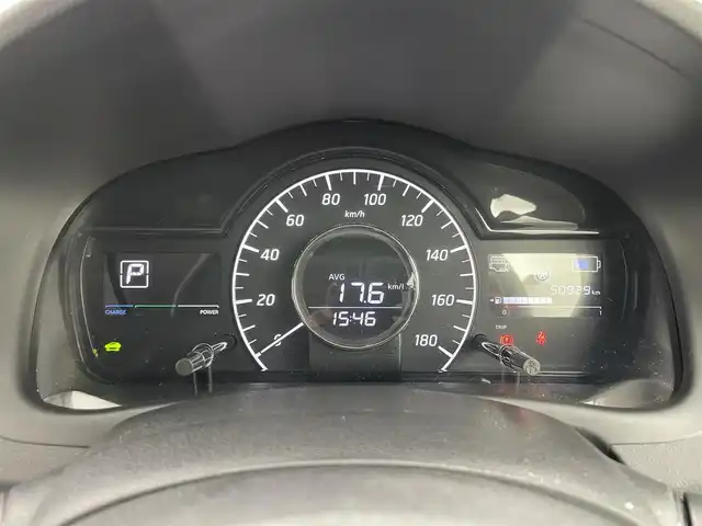 日産 ノート e－パワー X Vセレクション 岡山県 2020(令2)年 5.1万km ダークメタルグレー 社外ナビ/・FM/AM/Bluetooth/CD/DVD/インテリジェントアラウンドビューモニター/インテリジェントルームミラー/安全機能/・インテリジェントエマージェンシーブレーキ/・踏み間違い防止アシスト/・車線逸脱警告/・コーナーセンサー/・ハイビームアシスト/ETC/LEDヘッドライト/純正アルミホイール/フロアマット