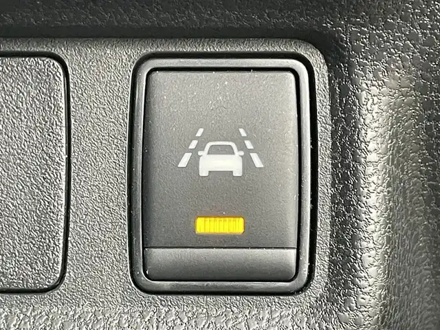 日産 ノート e－パワー X Vセレクション 岡山県 2020(令2)年 5.1万km ダークメタルグレー 社外ナビ/・FM/AM/Bluetooth/CD/DVD/インテリジェントアラウンドビューモニター/インテリジェントルームミラー/安全機能/・インテリジェントエマージェンシーブレーキ/・踏み間違い防止アシスト/・車線逸脱警告/・コーナーセンサー/・ハイビームアシスト/ETC/LEDヘッドライト/純正アルミホイール/フロアマット